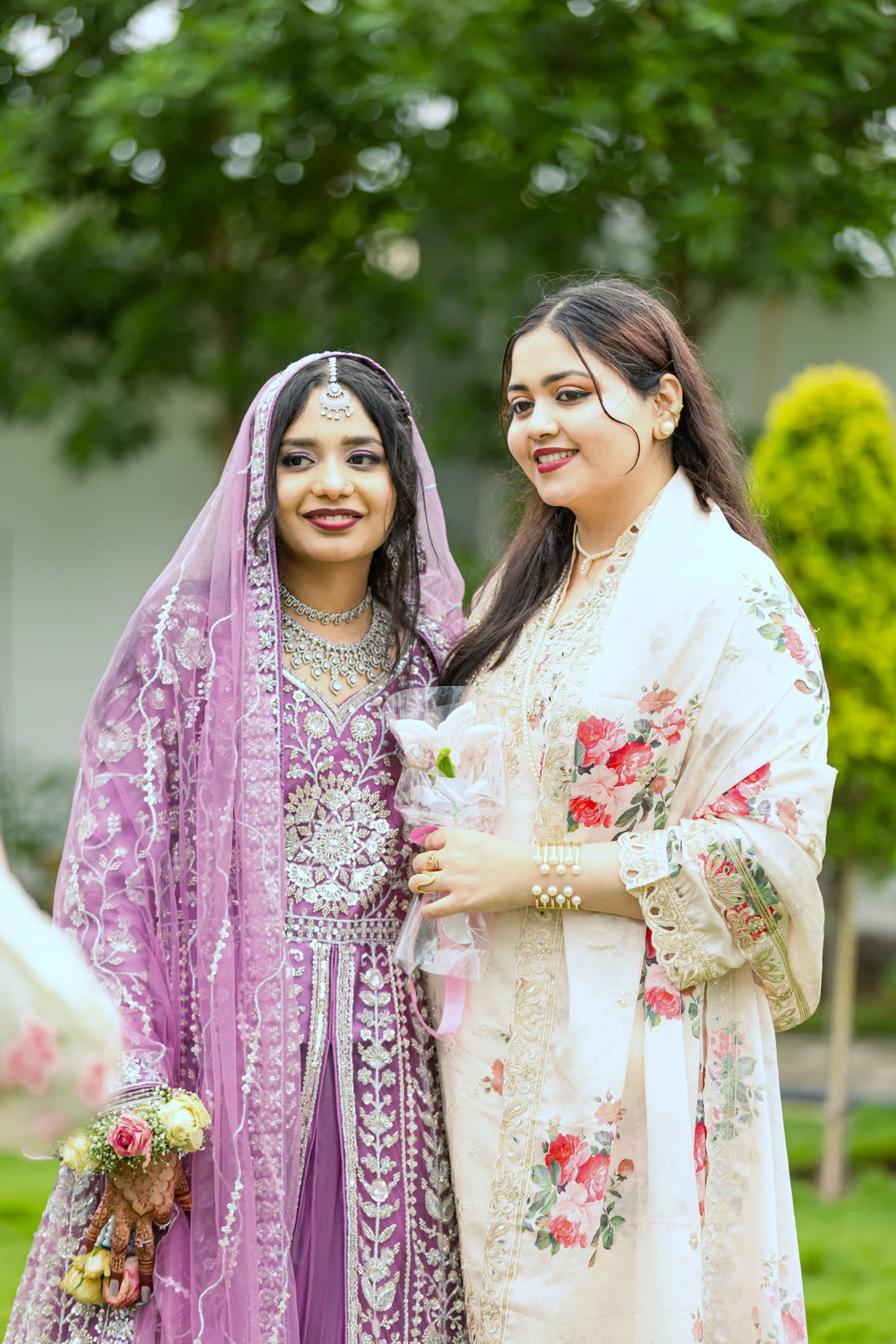 Lubna holding her dupatta