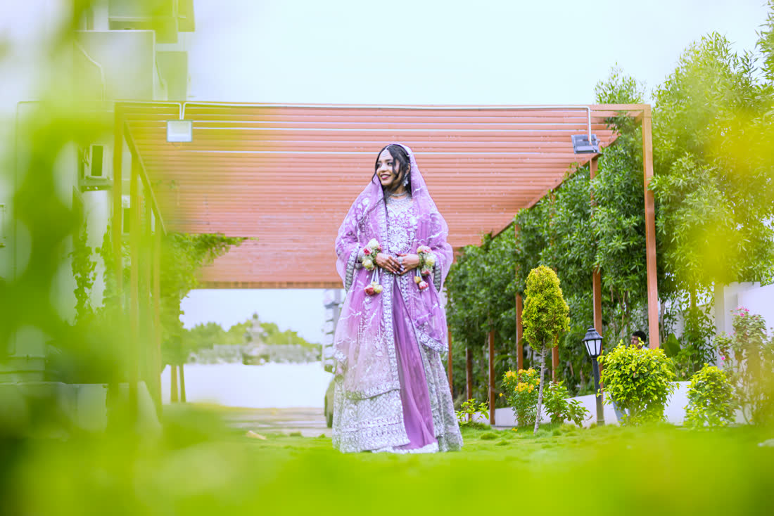 Lubna photographed wide